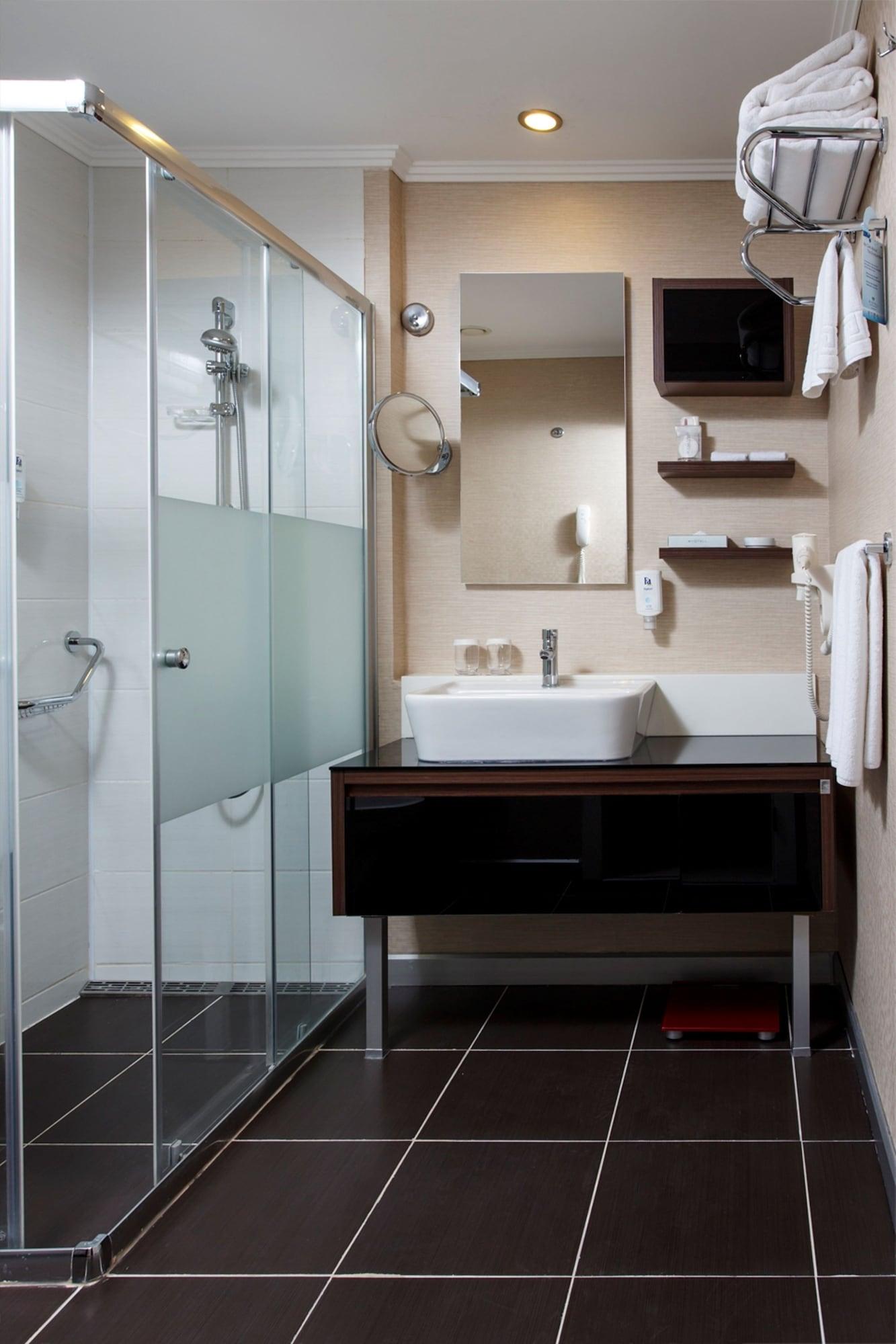 Flora Suites Atasehir Istanbul Ngoại thất bức ảnh