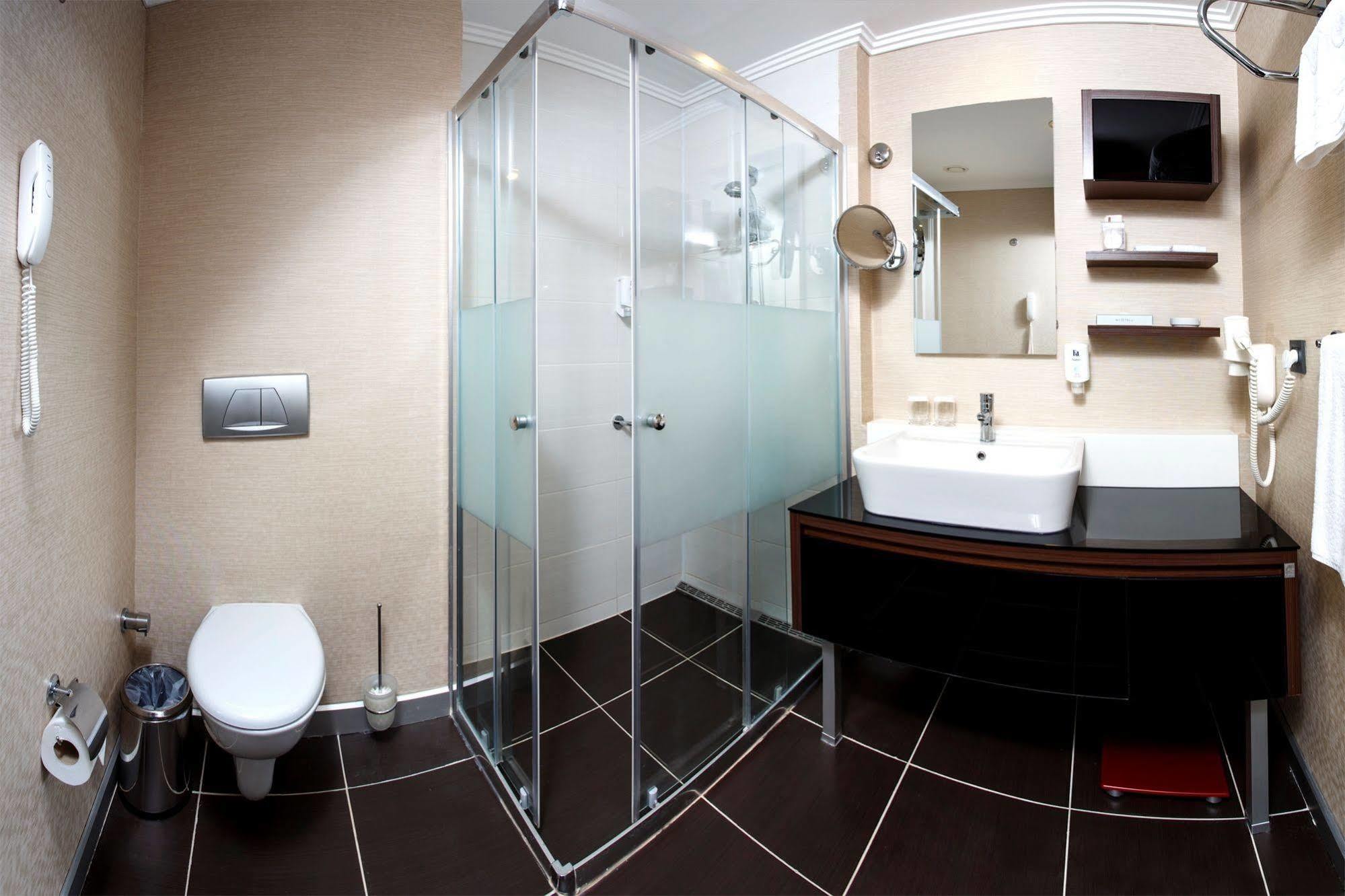 Flora Suites Atasehir Istanbul Ngoại thất bức ảnh